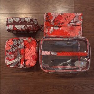 Vera Bradley 4 pcs Cosmetics Bag Set in Bohemian Blooms Floral pattern